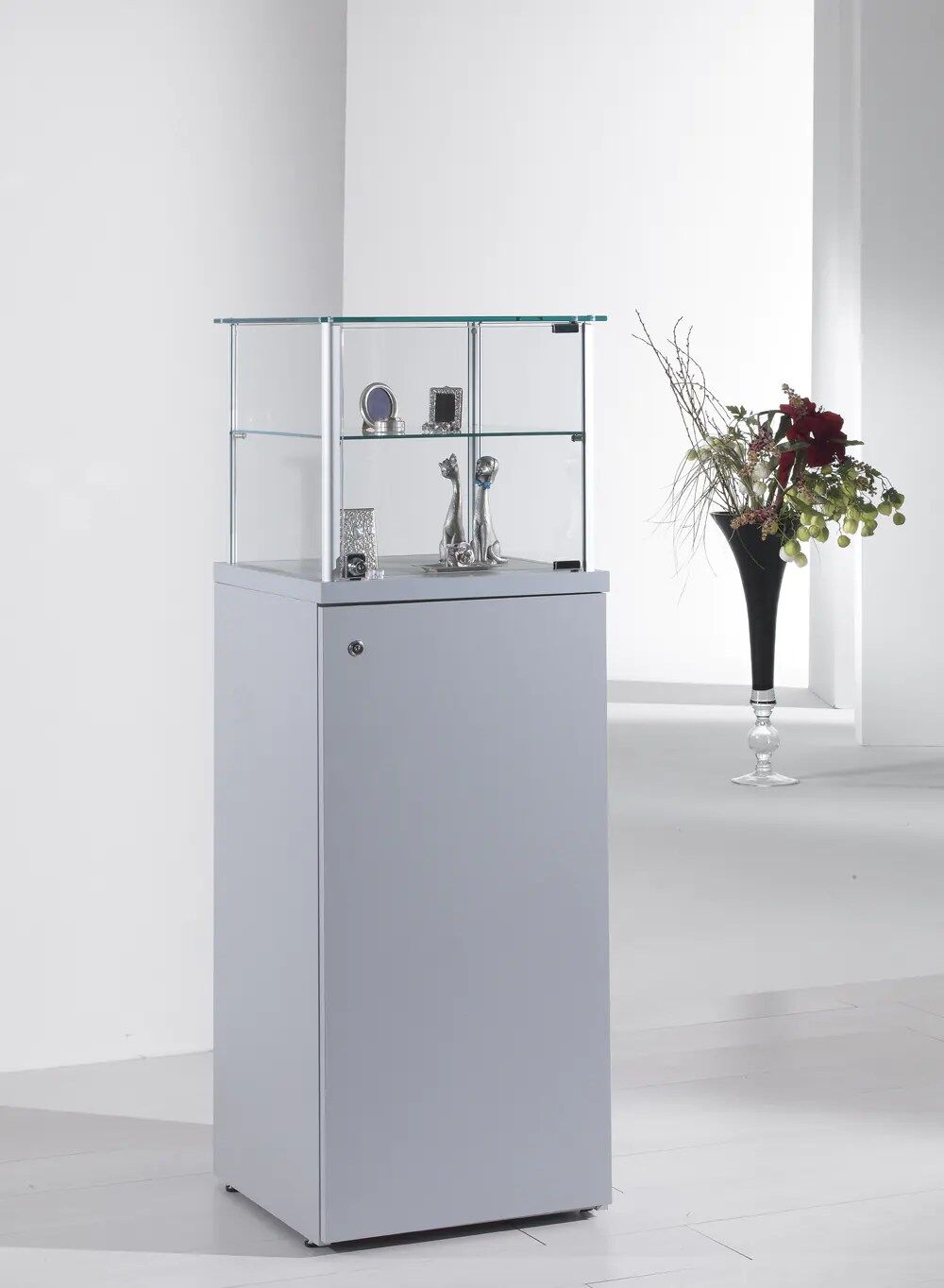 vitrine en verre - 6-plava-gris-clair